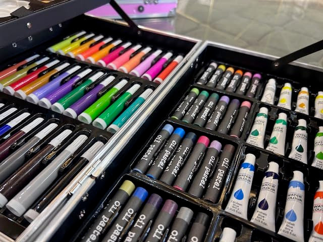 Kids Art Set in Aluminium Carry Case (145 Pieces) - 3+ Years