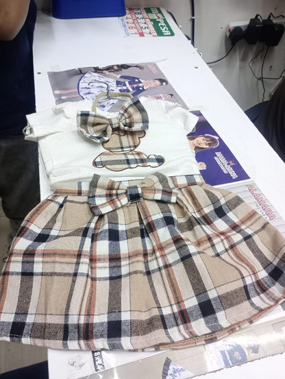 Girls' Short Sleeve Checkered Dress with Bow